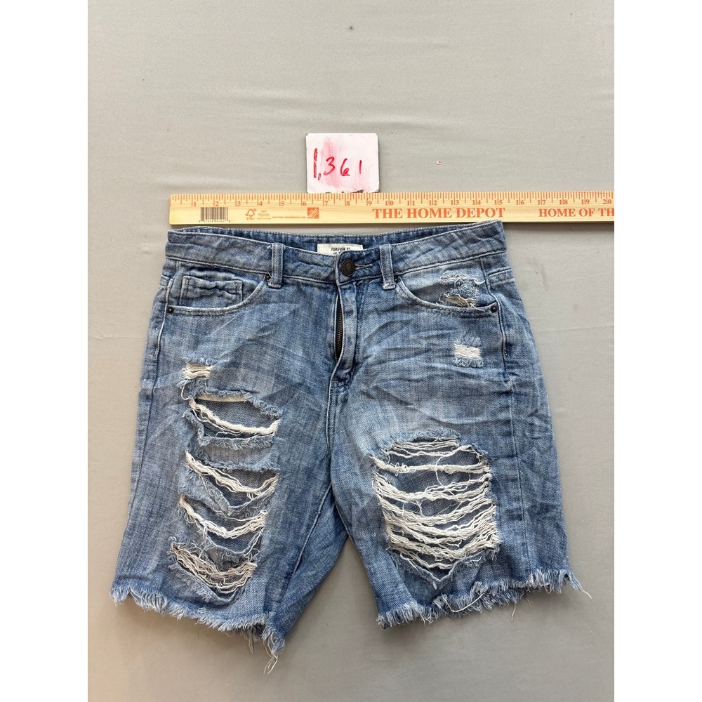 Forever 21 Distressed Denim Shorts Light Wash Frayed Hem Size 27